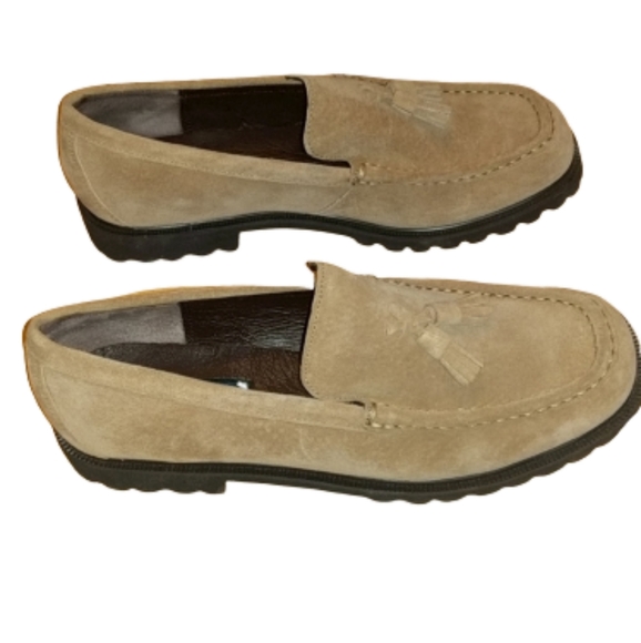 L.L. Bean Shoes - LL. Bean Tan LEATHER Loafers 9.5 M
